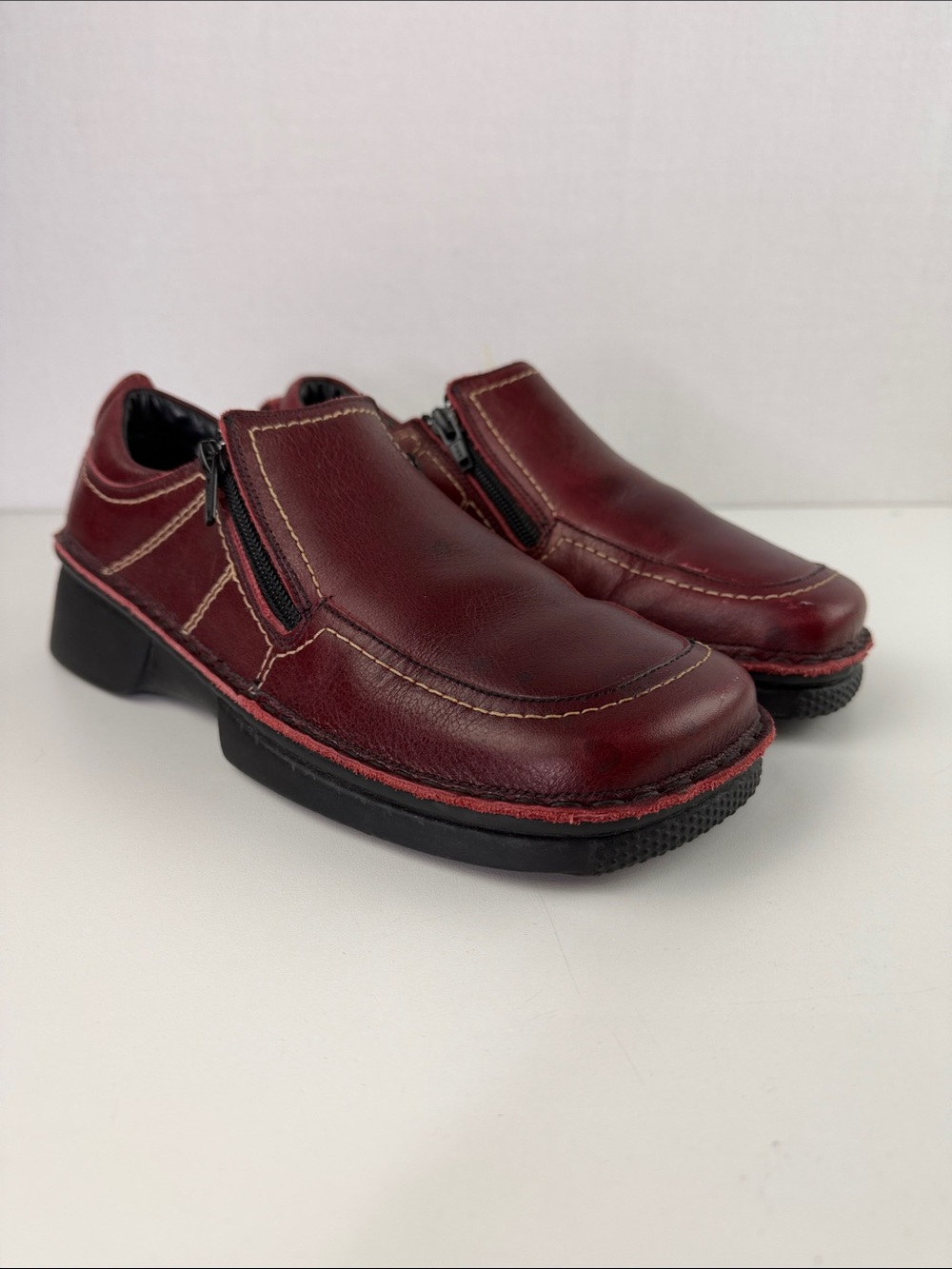 Naot Women's Leather Slip-On Comfort Shoe Loafers in Burgundy